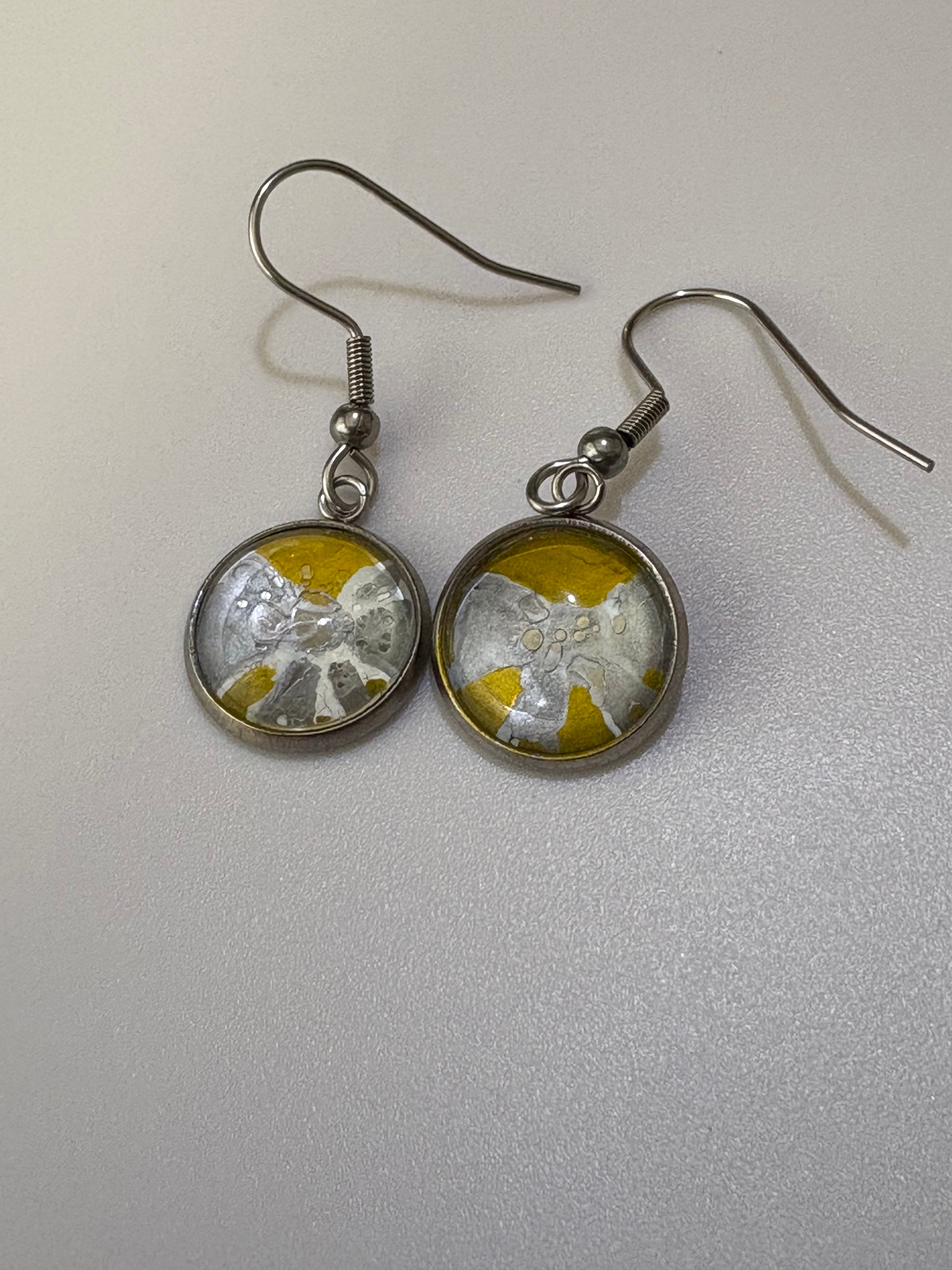 Euro Wire Small Earrings